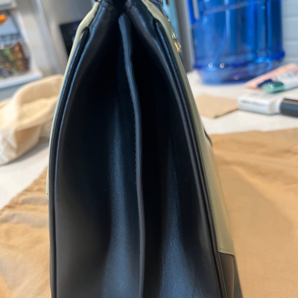 Gucci Zumi Top handle 2 way leather bag with original gucci long leather strap - Picture 9 of 10